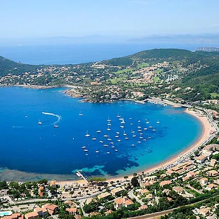 Holiday home Bungalow De 2 Chambres A Raphael A 50 M De La Plage Avec Vue Sur La Mer Piscine Partagee Et Terrasse Saint-Raphael (Var)